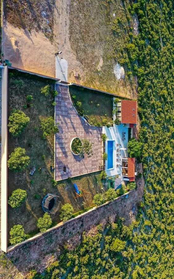 Mali Raj Villa Sveti Petar