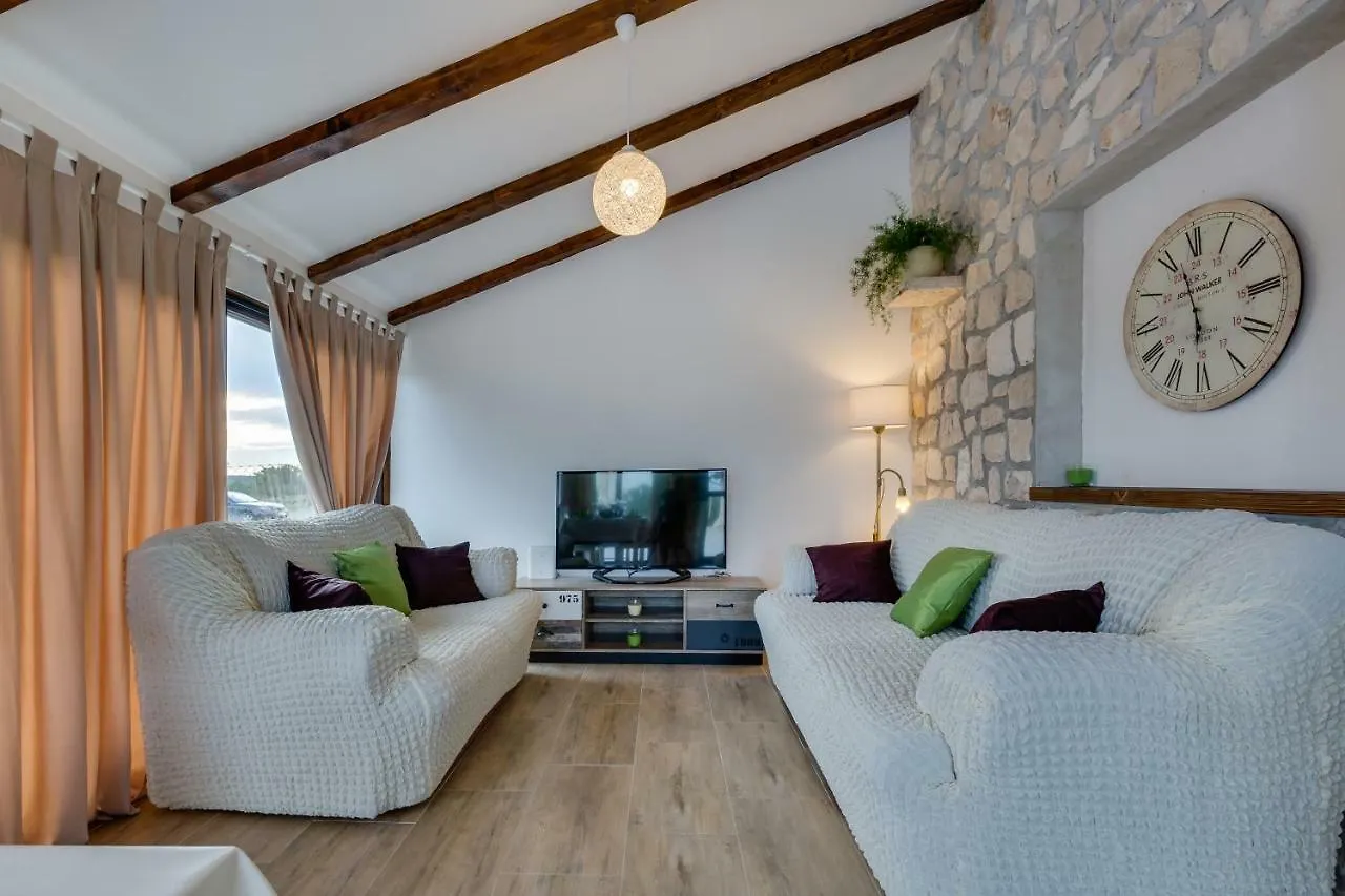 Mali Raj Villa Sveti Petar