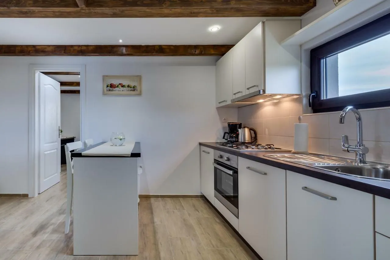 Mali Raj Villa Sveti Petar