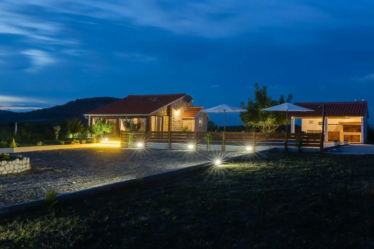 Mali Raj Villa Sveti Petar
